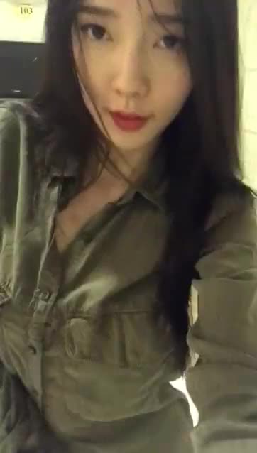 妩媚女友床上呻吟诱惑勾引自慰-36264557.mp4 new